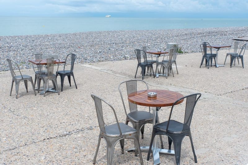 South Devon Dog-Friendly Coastal Cafes UK 2026