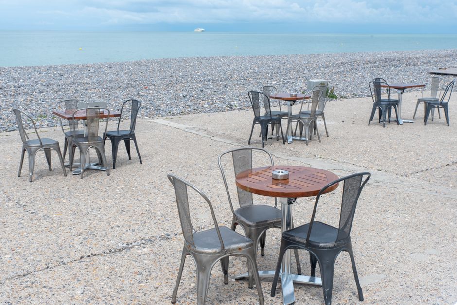 South Devon Dog-Friendly Coastal Cafes UK 2026